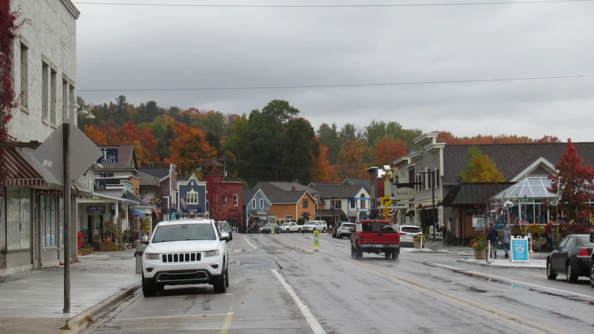 Suttons Bay - Run Michigan Cheap
